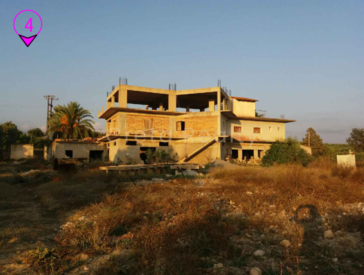 Κτήριο στην Καππαριανά, Μοίρες — Φωτογραφία 7 από 8