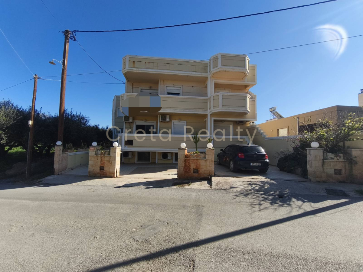 Κτήριο στην Ανάληψη, Γούβες — Φωτογραφία 2 από 6