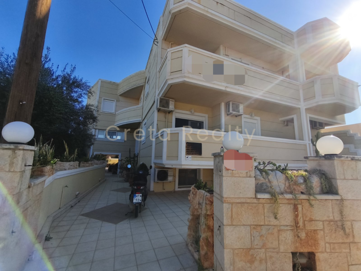 Κτήριο στην Ανάληψη, Γούβες — Φωτογραφία 3 από 6